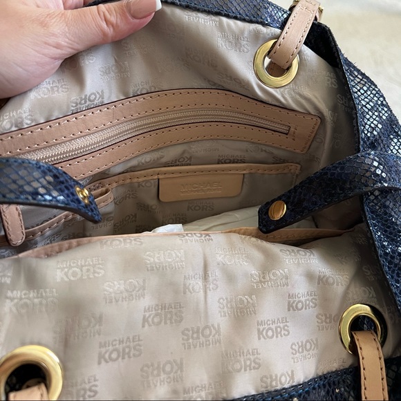Michael Kors Reptile Print Tote in Blue 💙 - Picture 6 of 7